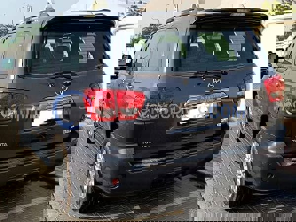 تويوتا سيارات مستعملة للبيع