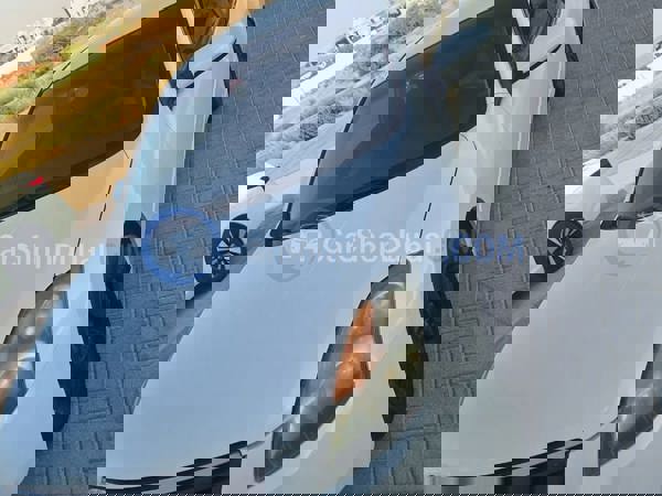 نيسان سيارات مستعملة للبيع