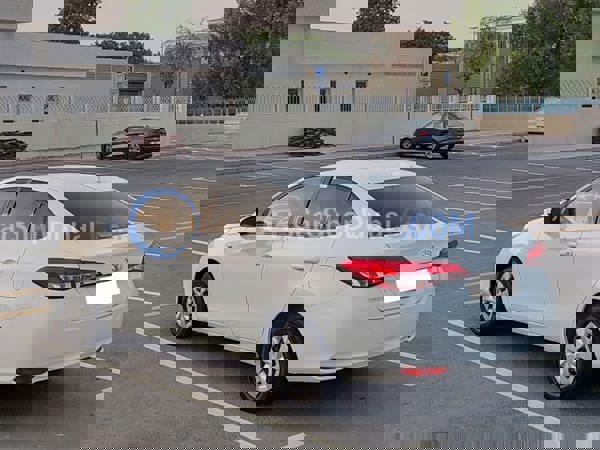 تويوتا سيارات مستعملة للبيع