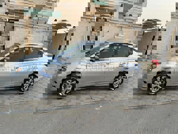 نيسان سيارات مستعملة للبيع