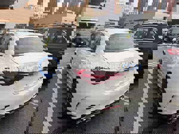 مرسيدس بنز سيارات جديدة للبيع مرسيدس بنز سيارات جديدة للبيع