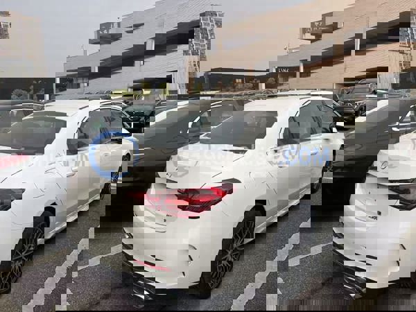 مرسيدس بنز سيارات جديدة للبيع مرسيدس بنز سيارات جديدة للبيع