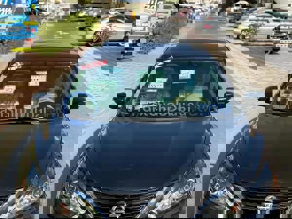 نيسان سيارات مستعملة للبيع