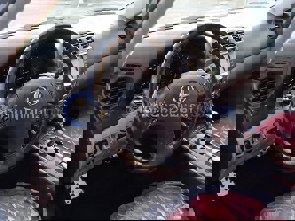 لكزس سيارات مستعملة للبيع لكزس سيارات مستعملة للبيع