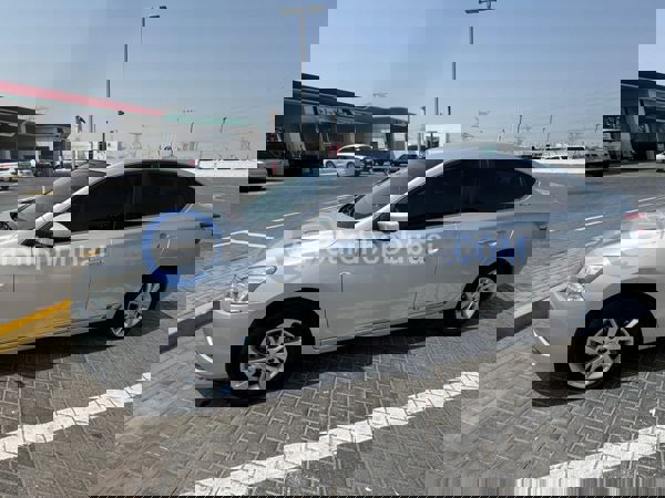 نيسان سيارات مستعملة للبيع