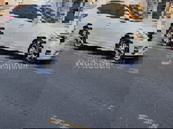 نيسان سيارات مستعملة للبيع