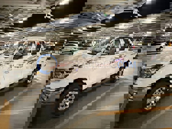 تويوتا سيارات مستعملة للبيع