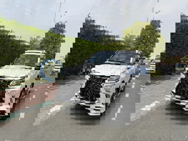 لكزس سيارات مستعملة للبيع